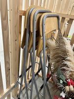 4 Hochstühle / Barhocker aus Holz 