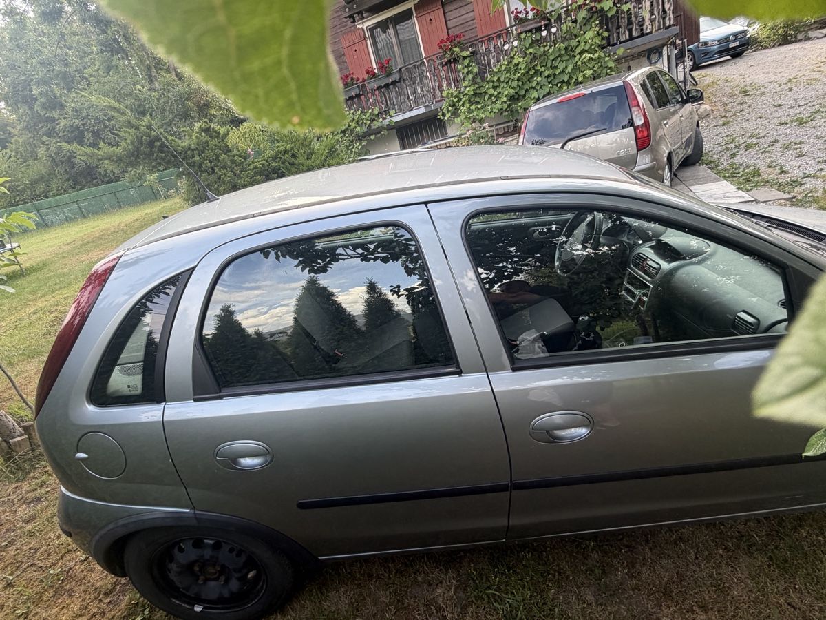Opel Autos: Opel Corsa C14  – Défectueux à Pringy par bigrexy 8