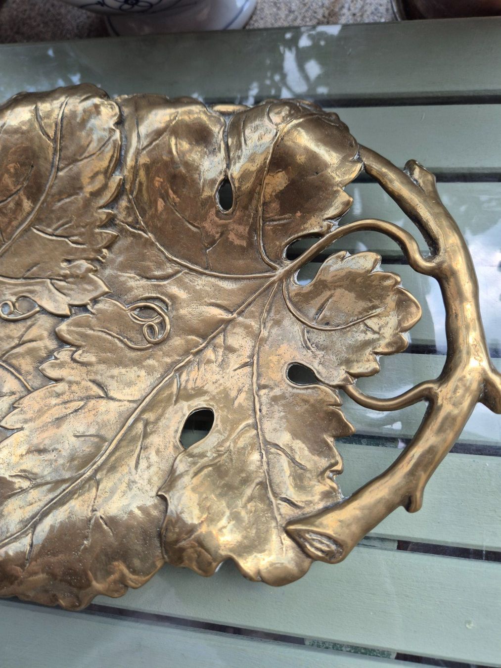 Schalen: Schale Weinblatt Messing antik Dekorationsschale 37 cm – Gebraucht aus Bern von aronari 4