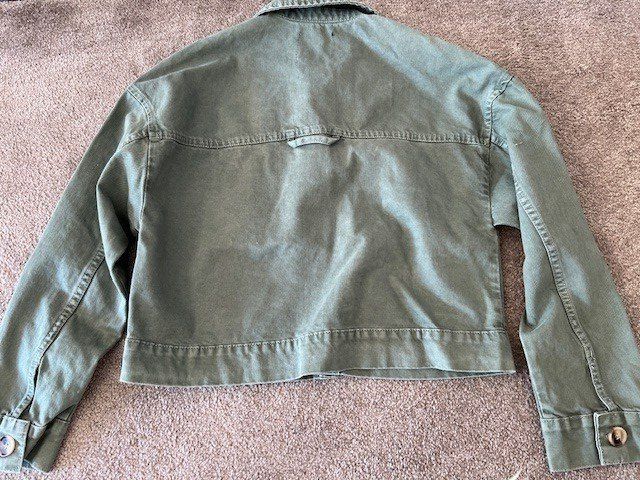 Zara Giacche: Salbeigrüne Jeansjacke, Gr. XS – Nuovo (secondo la descrizione) da Küsnacht ZH venduto da Line_1967 2