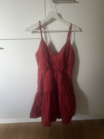 Rotes Jeanskleid ungetragen Grösse M