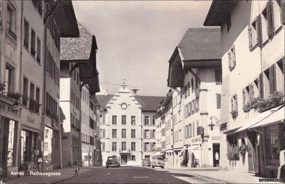 Cartoline postali: Aarau  // Rathausgasse Oldtimer 1960 – Usato da Basel venduto da intermezzo12