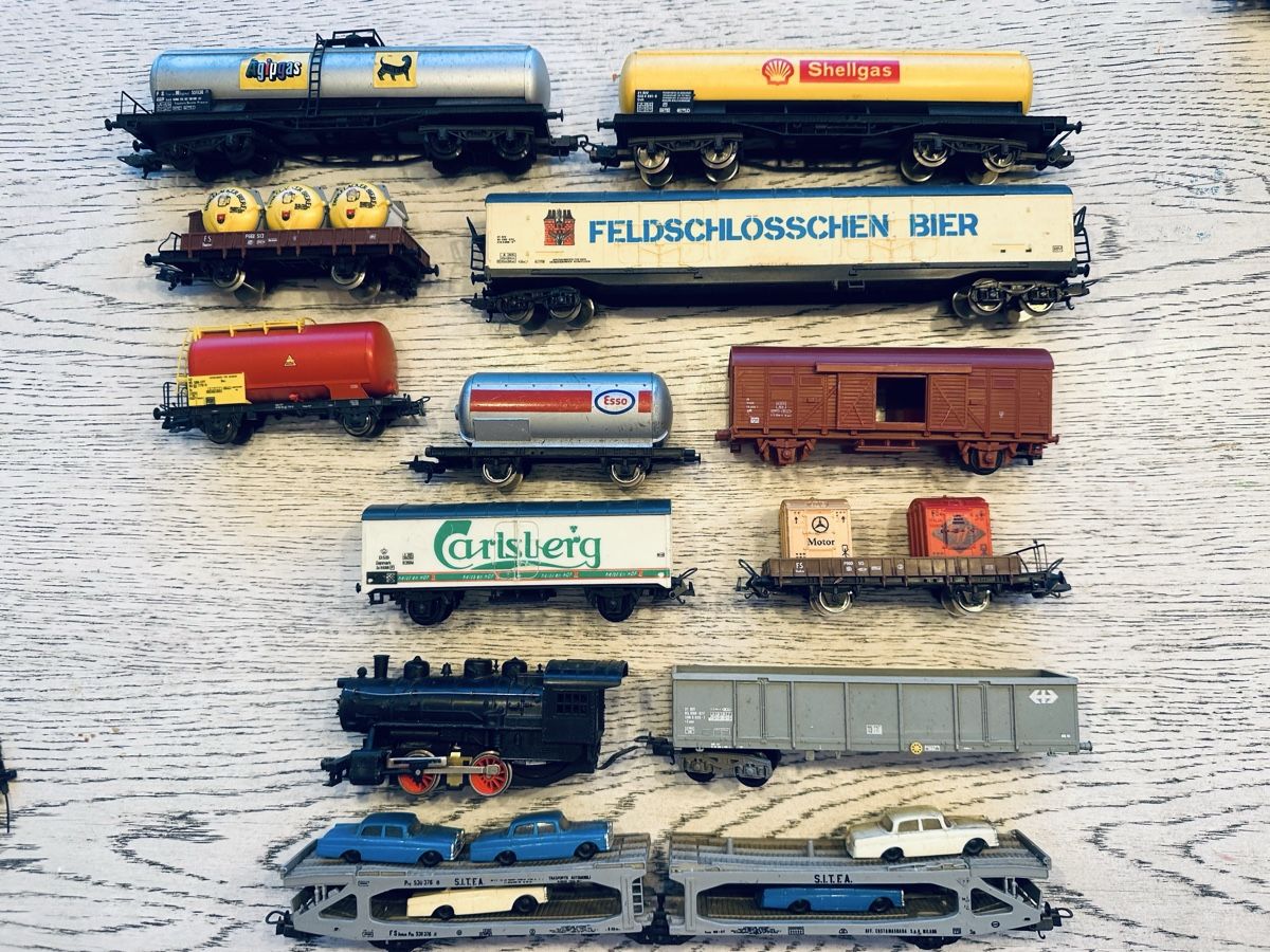 Lima Modellini di ferrovie: Lima 12x Güterwagen & Lok DEFEKT – Difettoso da Lupsingen venduto da New-Haven 2