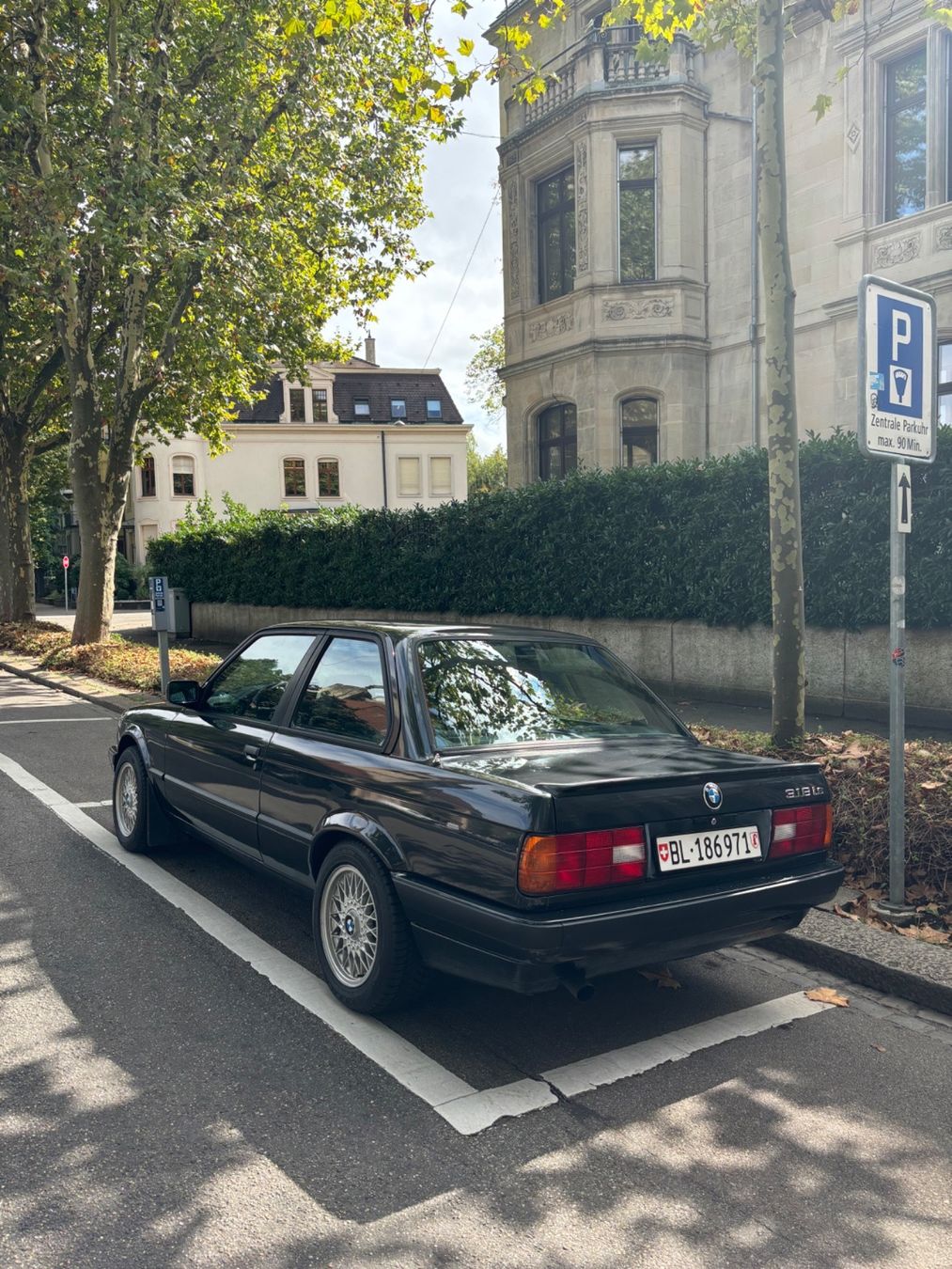 BMW Autos: BMW 318is E30 – Gebraucht aus Binningen von  5