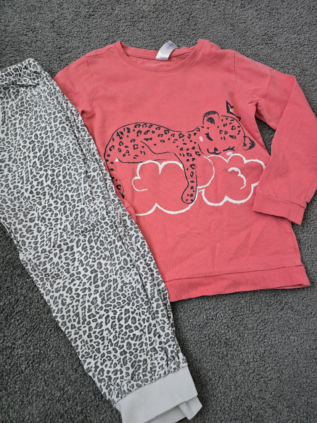 Pigiama & Simili: Pyjama Mädchen Leopardenmuster Gr.110 – Usato da Unterentfelden venduto da Panda-87