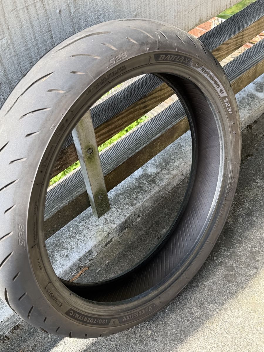 Pneumatici & Ruote complete: Gebrauchter S23 Reifen mit Übrig Profil – Usato da Schwerzenbach venduto da Chxpsyy 3