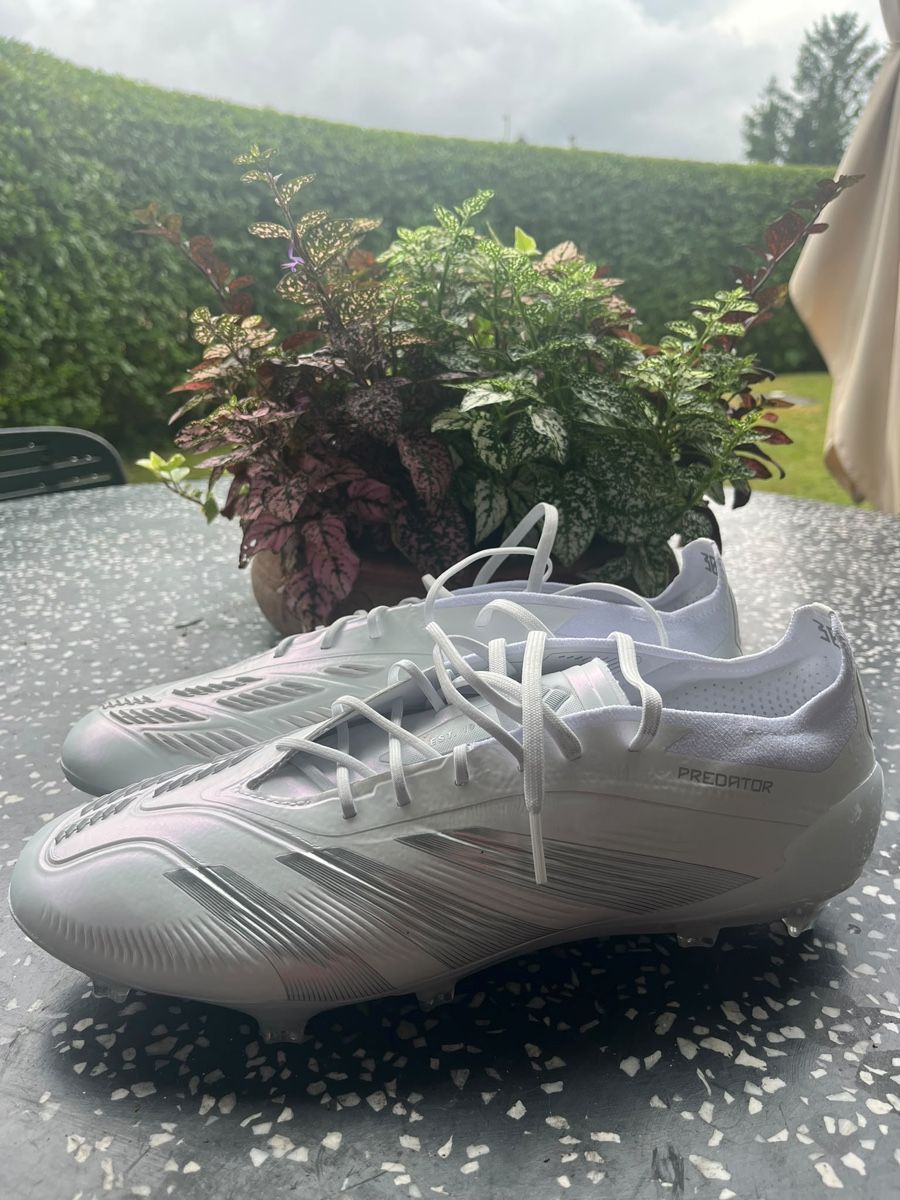 Adidas Chaussures hommes: Predator Elite FG 45 1/2 – Neuf avec emballage d'origine à Vaduz par jon_vy5m