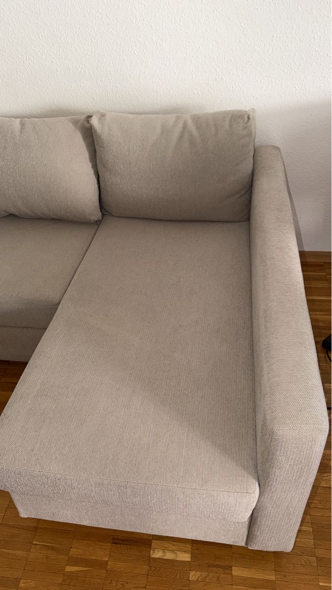 Sofas: BEIGE SECTIONAL SOFA – Gebraucht aus Puplinge von yav_9r9f 1