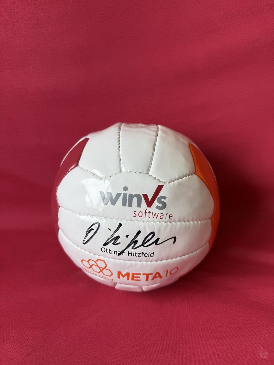 Autografi: Ball mit Ottmar Hitzfeld Autogramm – Usato da Giswil venduto da urr_7c5j 6