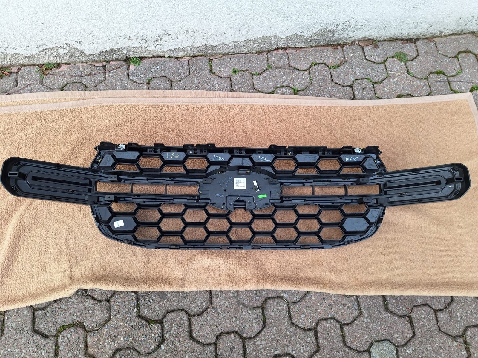 Ford Tutti pezzi di ricambio auto: Kühlergrill Ford Ranger Neu – Nuovo (secondo la descrizione) da Seewen SZ venduto da Muhans 2