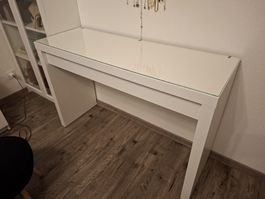 Schminktisch IKEA Malm weiss mit Glasplatte