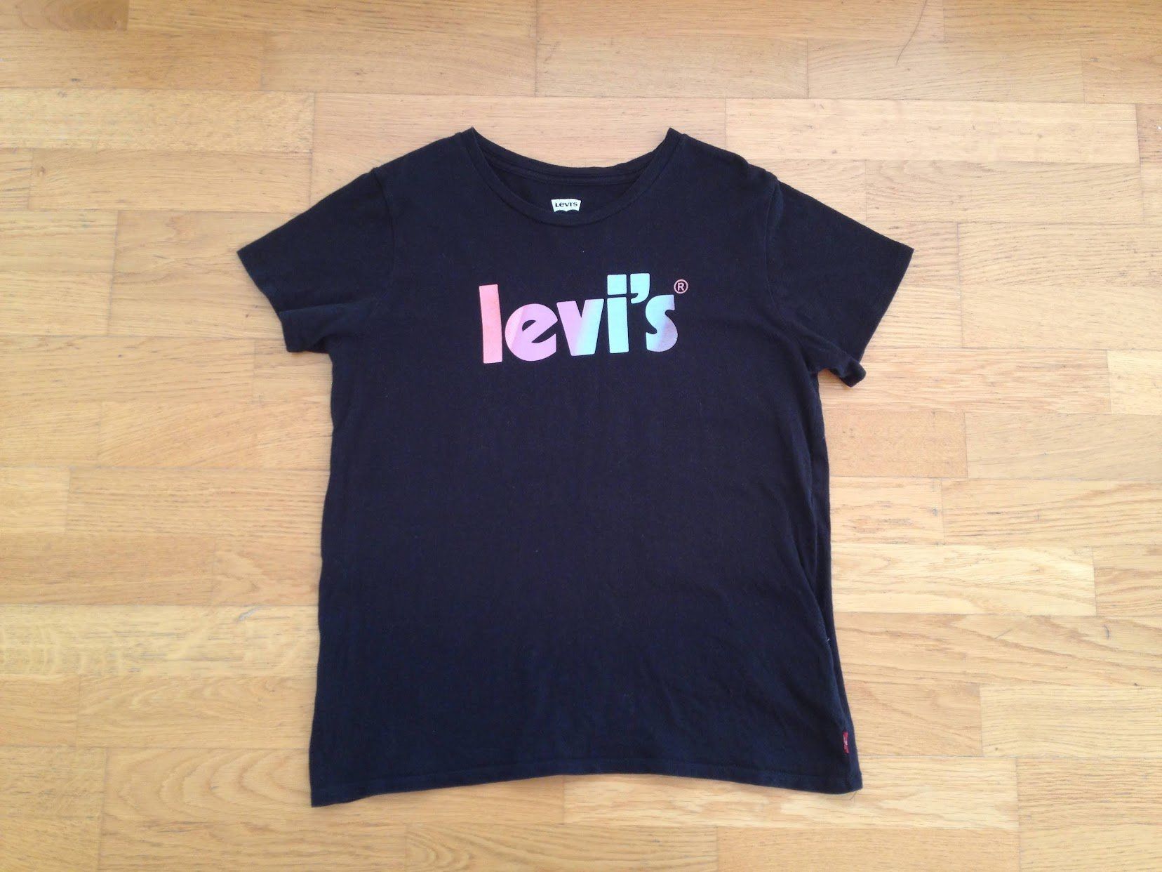 Levi's Blouses, T-shirts & Tops: Shirt Levis – D'occasion à Dübendorf par Fip05