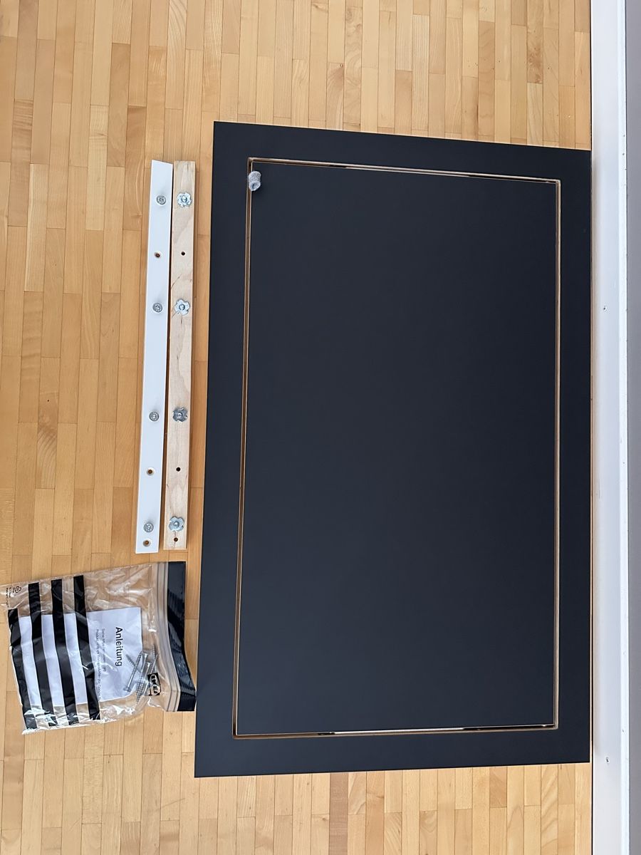Scrivanie: Fläpps Wand-Stehpult von Ambivalez – Usato da Tafers venduto da fredcardo