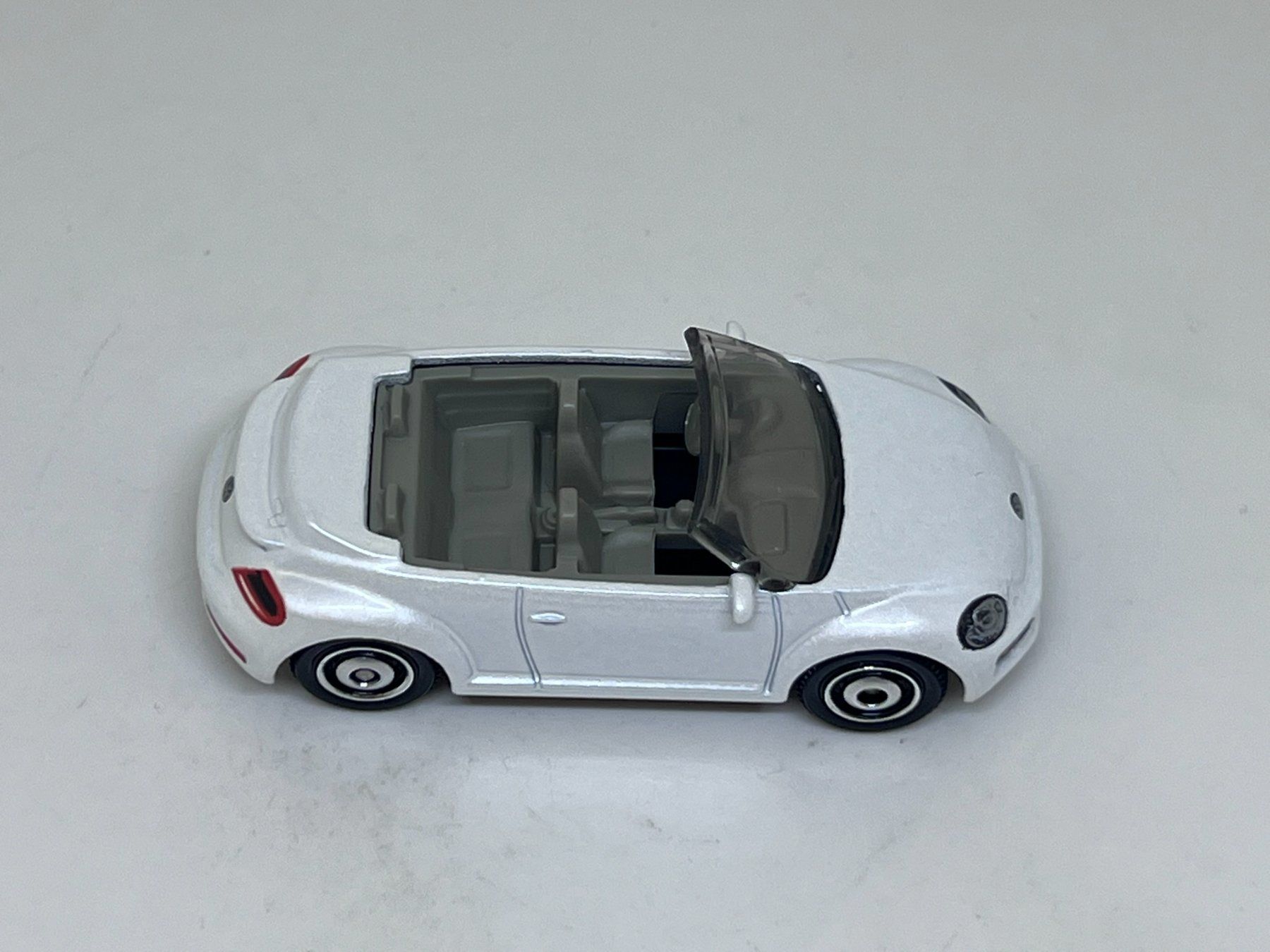 Matchbox Modellini d'auto: Matchbox 2019 Volkswagen Beetle #752 – Usato da Wildegg venduto da LaaBoutique 1