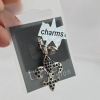 Charms Lilienform Strass aus Metall neu mit Etikett (716)