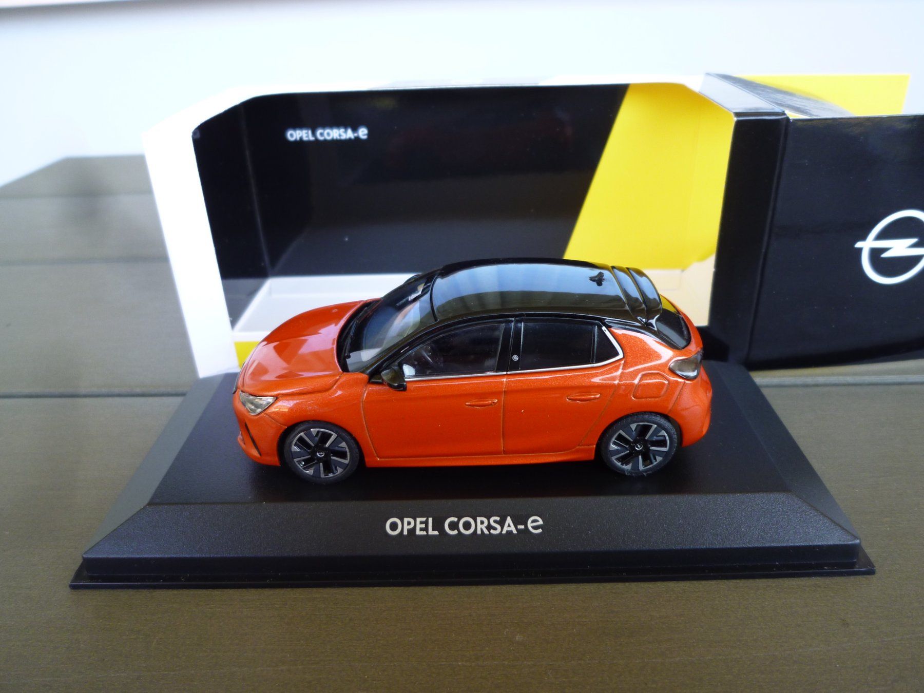 Opel Modellautos: Opel Corsa-e – Neu und originalverpackt aus Flawil von Imperiosud 1