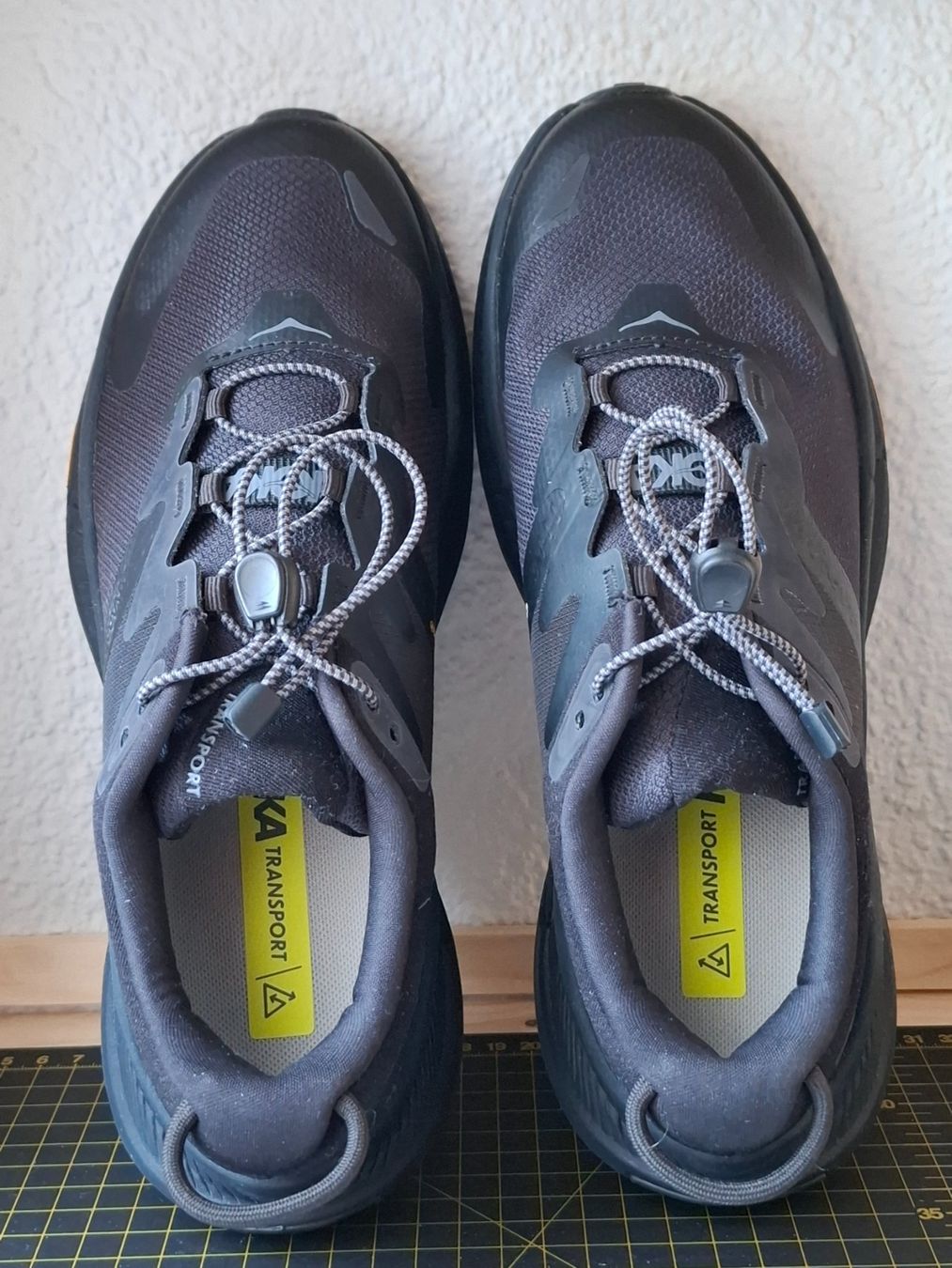 Damenschuhe: Hoka- Sport und Freizeitschuhe – Neu (gemäss Beschreibung) aus Zwieselberg von Halifaxmendusli