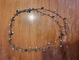 Elegante Halskette mit bunten Steinen, neuwertig!
