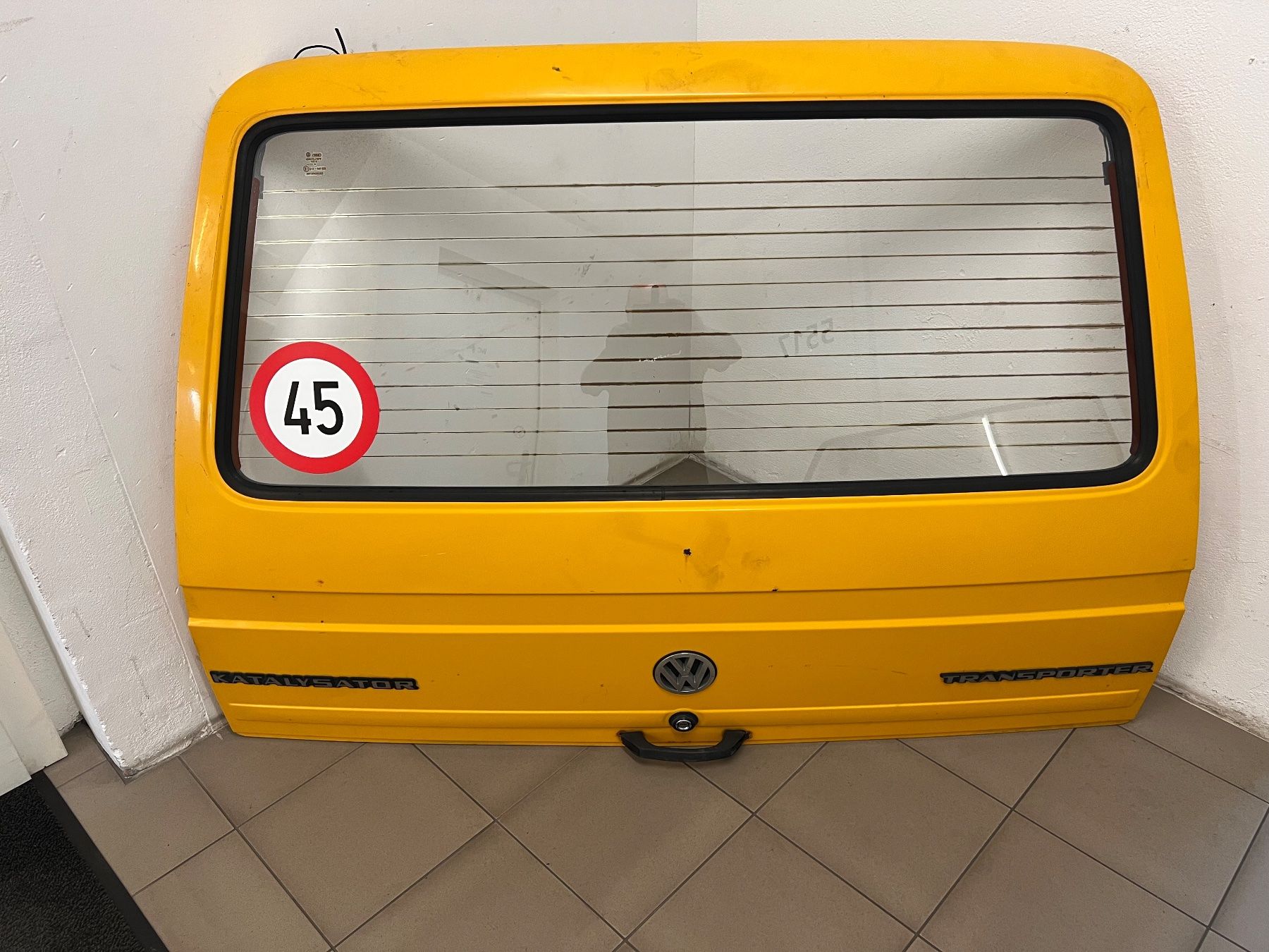 VW Alle Autoersatzteile: Heckklappe von VW Bus T3 – Gebraucht aus Safenwil von vw-teile