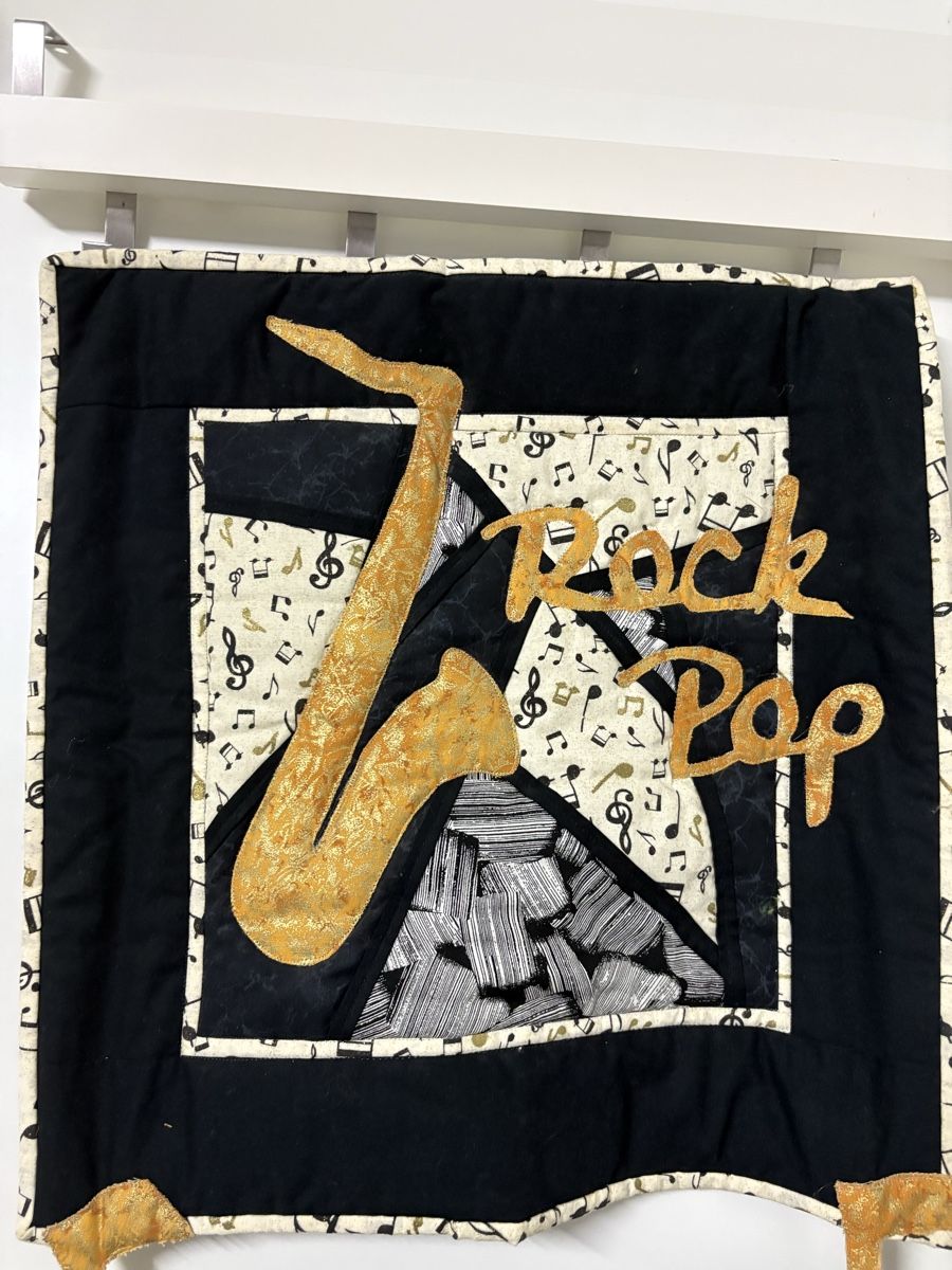 Tutte le decorazioni: Quilt - Patchwork mit Noten & Instrumenten. Einzelstück – Usato da Aarau Rohr venduto da torgath 1