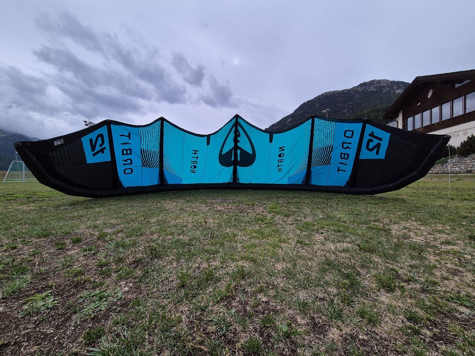 Kite: North Orbit 12m² 2024 – Gebraucht aus Silvaplana von Nelomex 4
