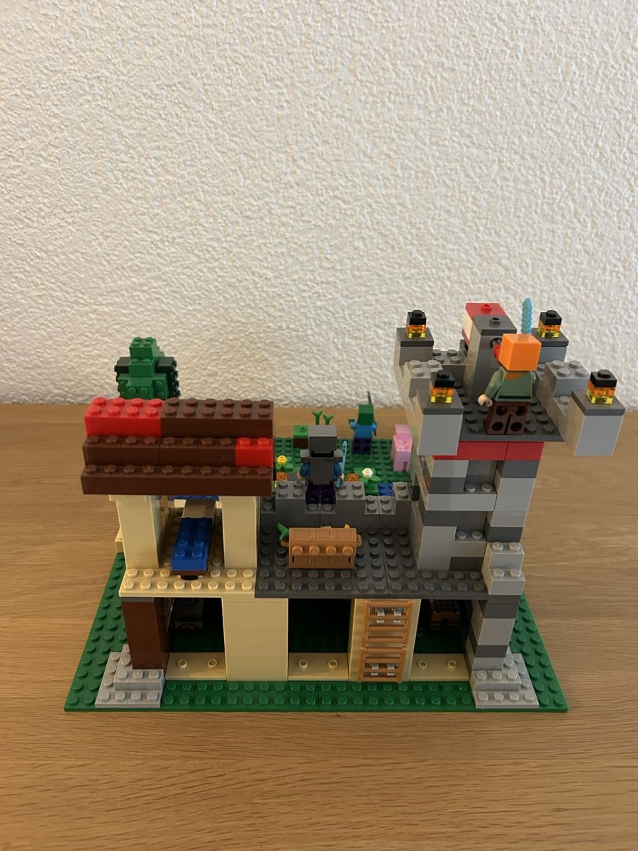 Lego Spielzeuge: Lego Minecraft Die Crafting-Box 3.0 21161 – Gebraucht aus Naters von Gemschhtte 2