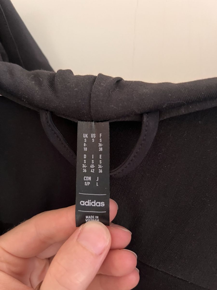 Adidas Jacken: Adidas Kapuzenjacke – Neu (gemäss Beschreibung) aus Zürich von fla_2552 1