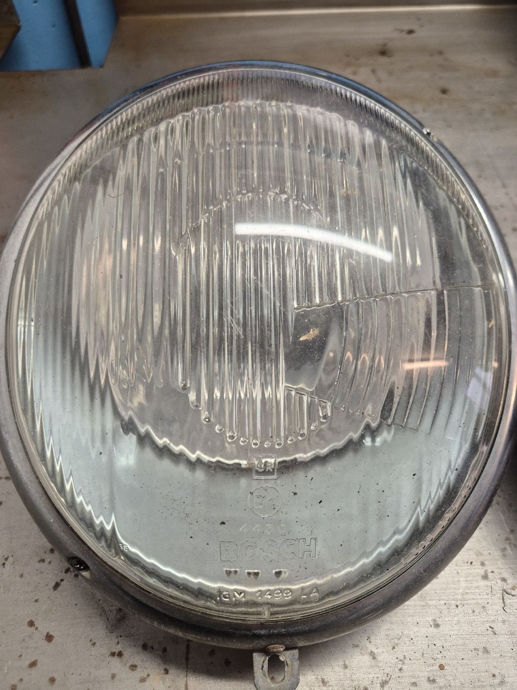 Bosch Tutti pezzi di ricambio auto: Scheinwerfer orig. Bosch IGM 1499 LA  – Usato da Wangen b. Olten venduto da madmax05 1