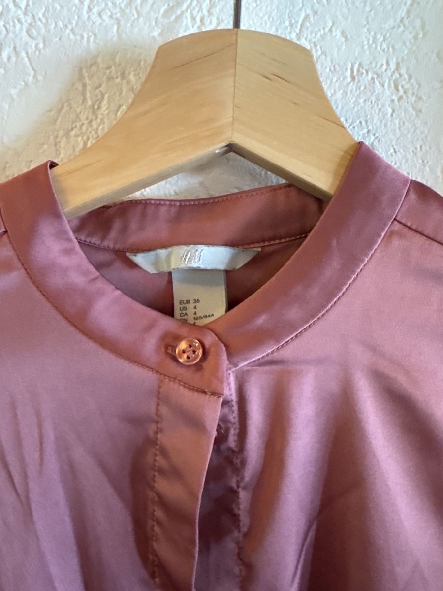 H&M Chemisiers: Bluse Satinlook – D'occasion à Rohrbachgraben par kae_5lhf 2