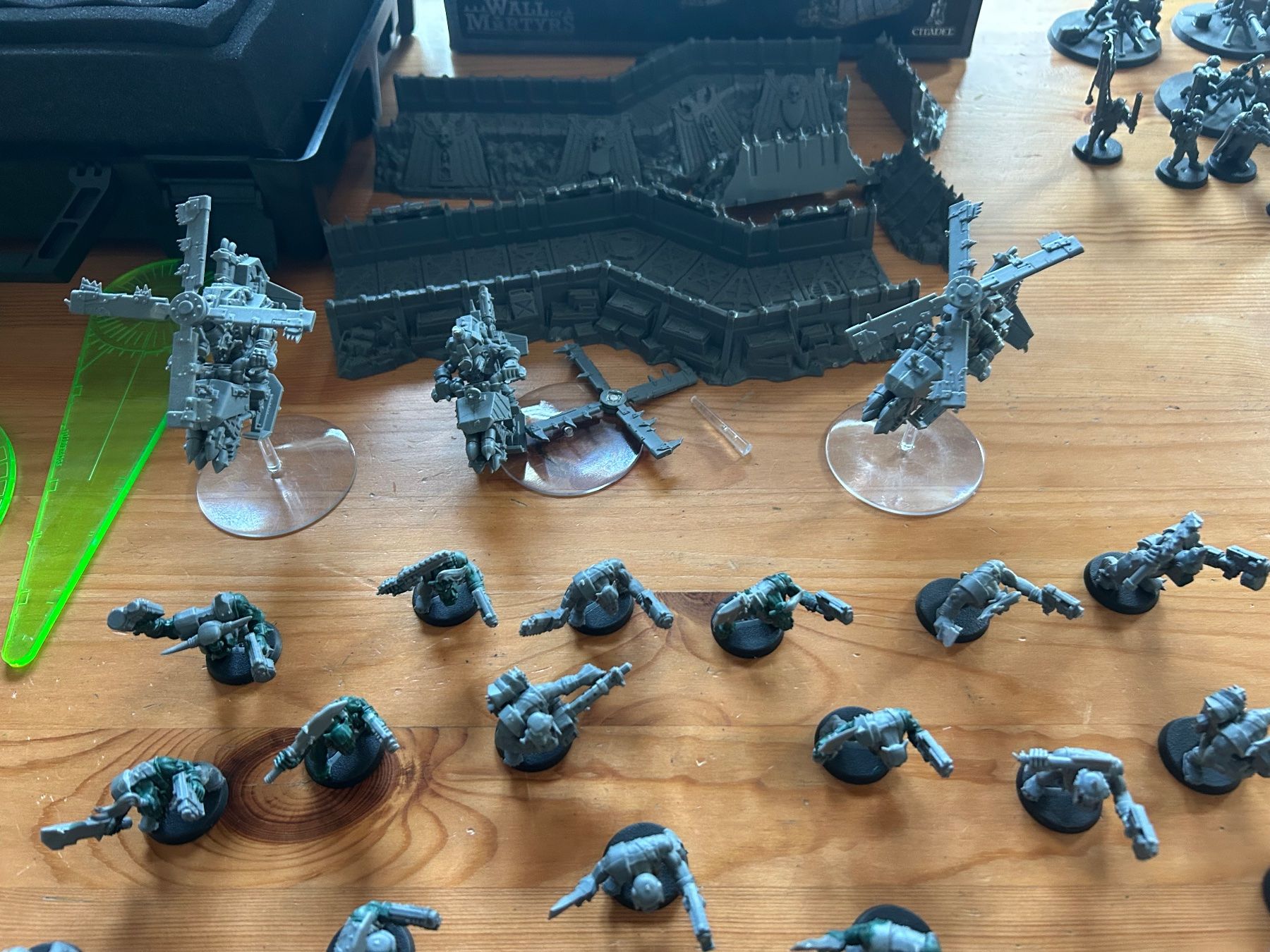 Kit di modellismo & Modellini statici: Warhammer 40k Sammlung, inklusive Transportbox – Usato da Basel venduto da max_dxb7 9