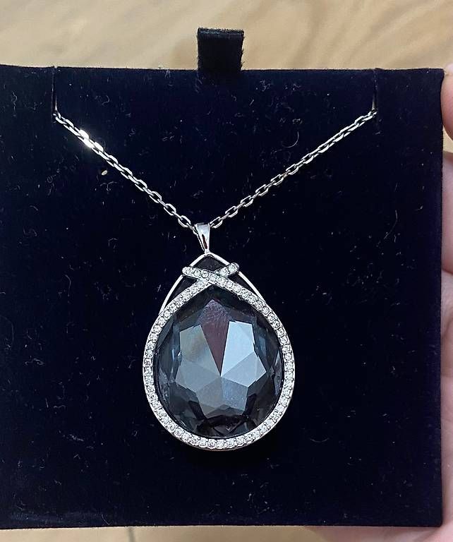 Swarovski Altri gioielli: Swarovski Halskette mit Anhänger – Usato da Horgen venduto da nasten