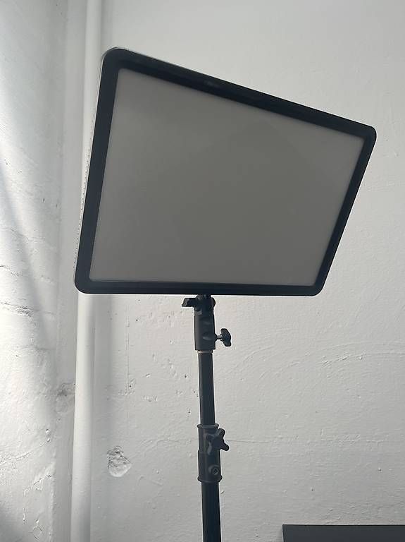 Lampade: Godoy LED P260C Licht-Panel – Usato da Winterthur venduto da Sjo_van_Roo