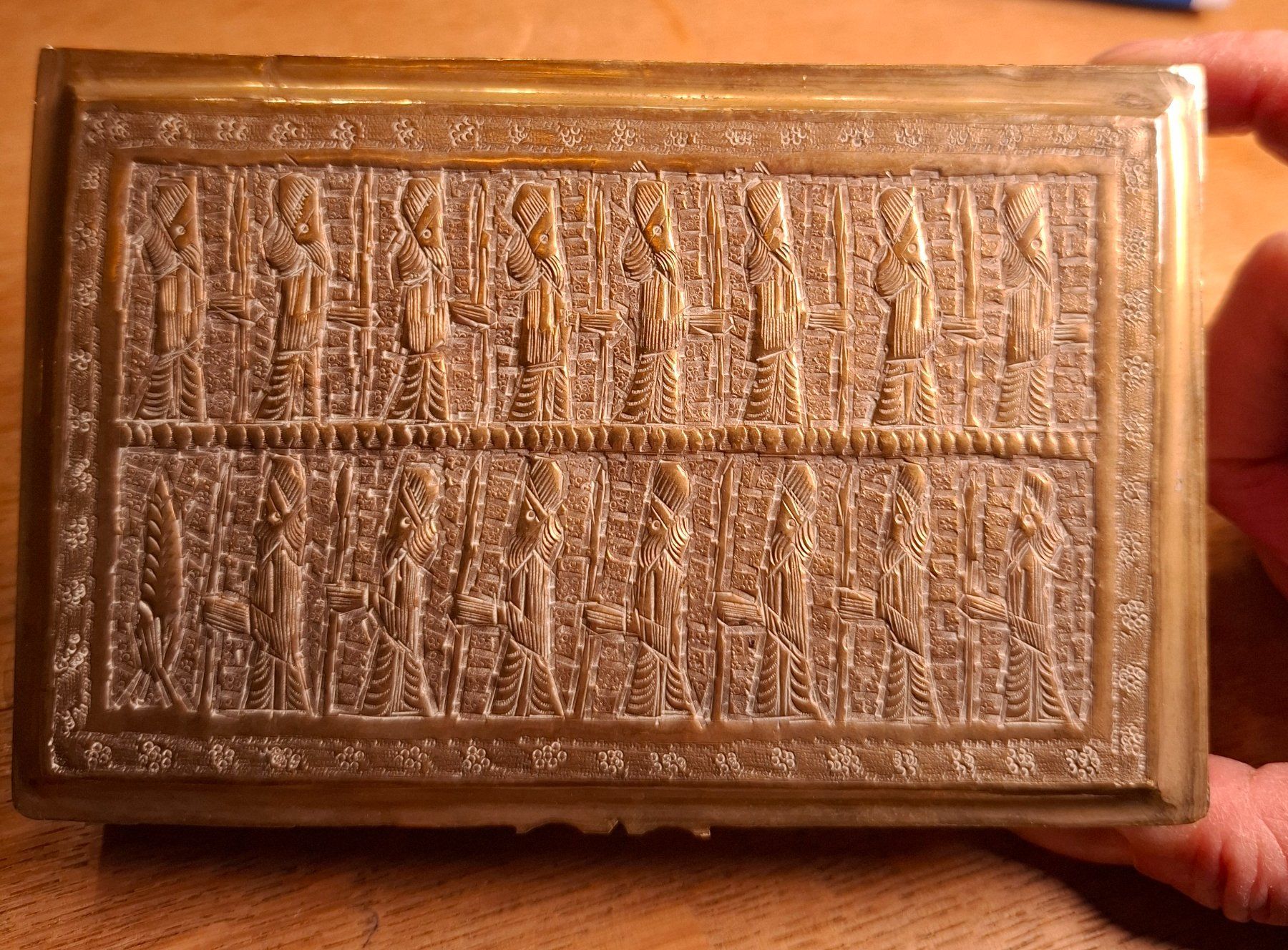 Altri Prodotti per fumatori: Antika Relief Schmuck- Zigaretten- Deckeltruhe – Usato da Schlieren venduto da Svenja7 1