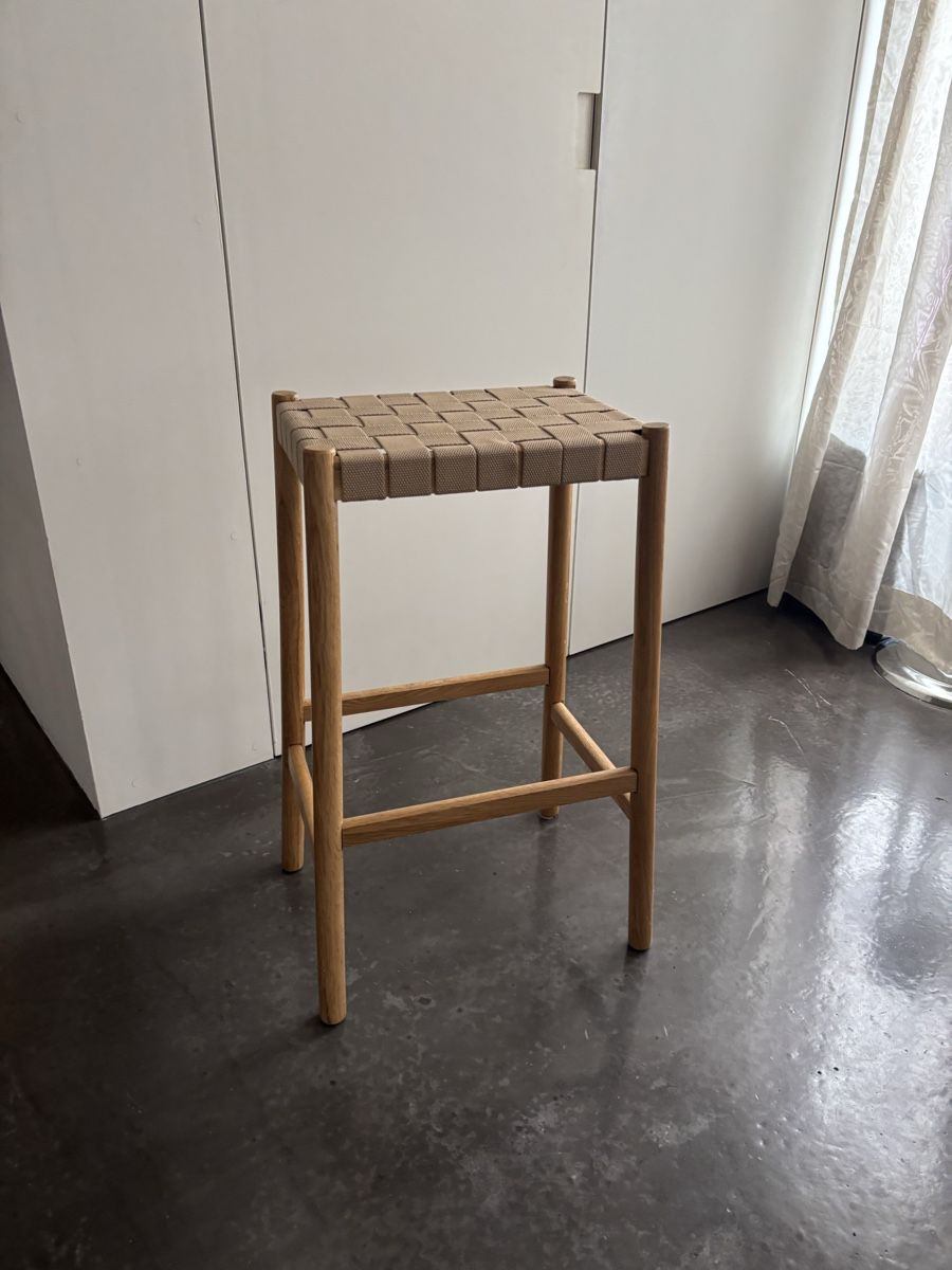 Sgabelli: Schöner Barhocker aus Holz mit Textilgewebe, neuwertig – Usato da Zürich venduto da yxnarum
