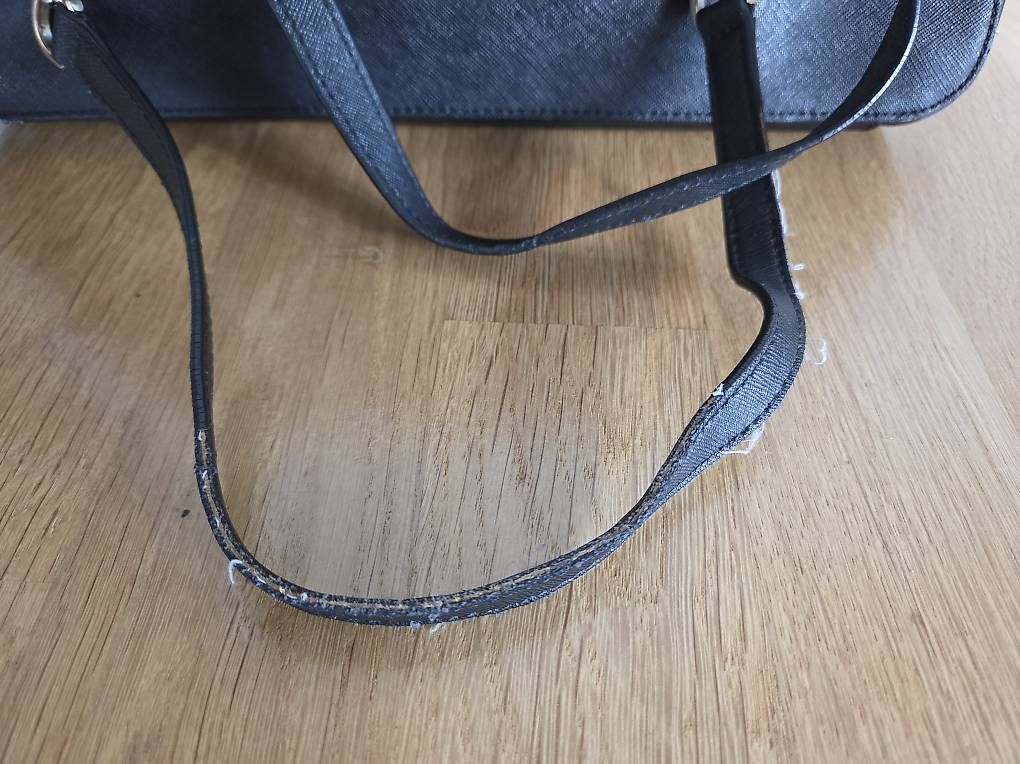 Taschen für Damen: DKNY Handtasche – Gebraucht aus Bottmingen von san_j2p9 2