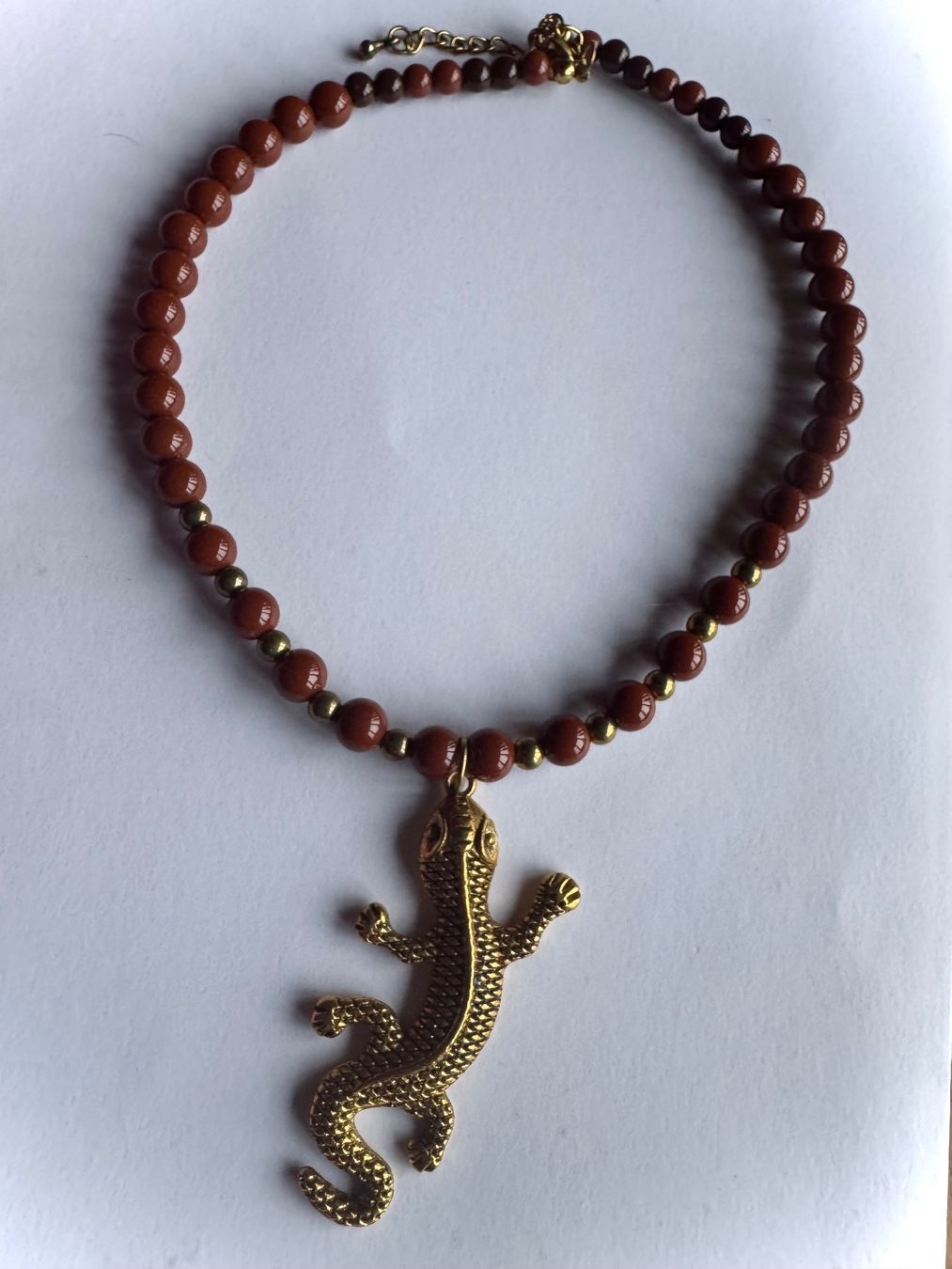 Catenine: Vintage Braune Perlenkette mit Eidechsen-Anhänger – Usato da Scherzingen venduto da RonnyTh 1
