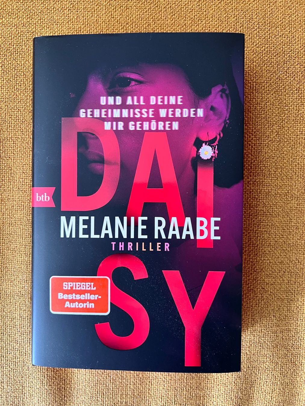Bücher: Buch - Daisy - Melanie Raabe - roman – Neu (gemäss Beschreibung) aus Effretikon von YaMn