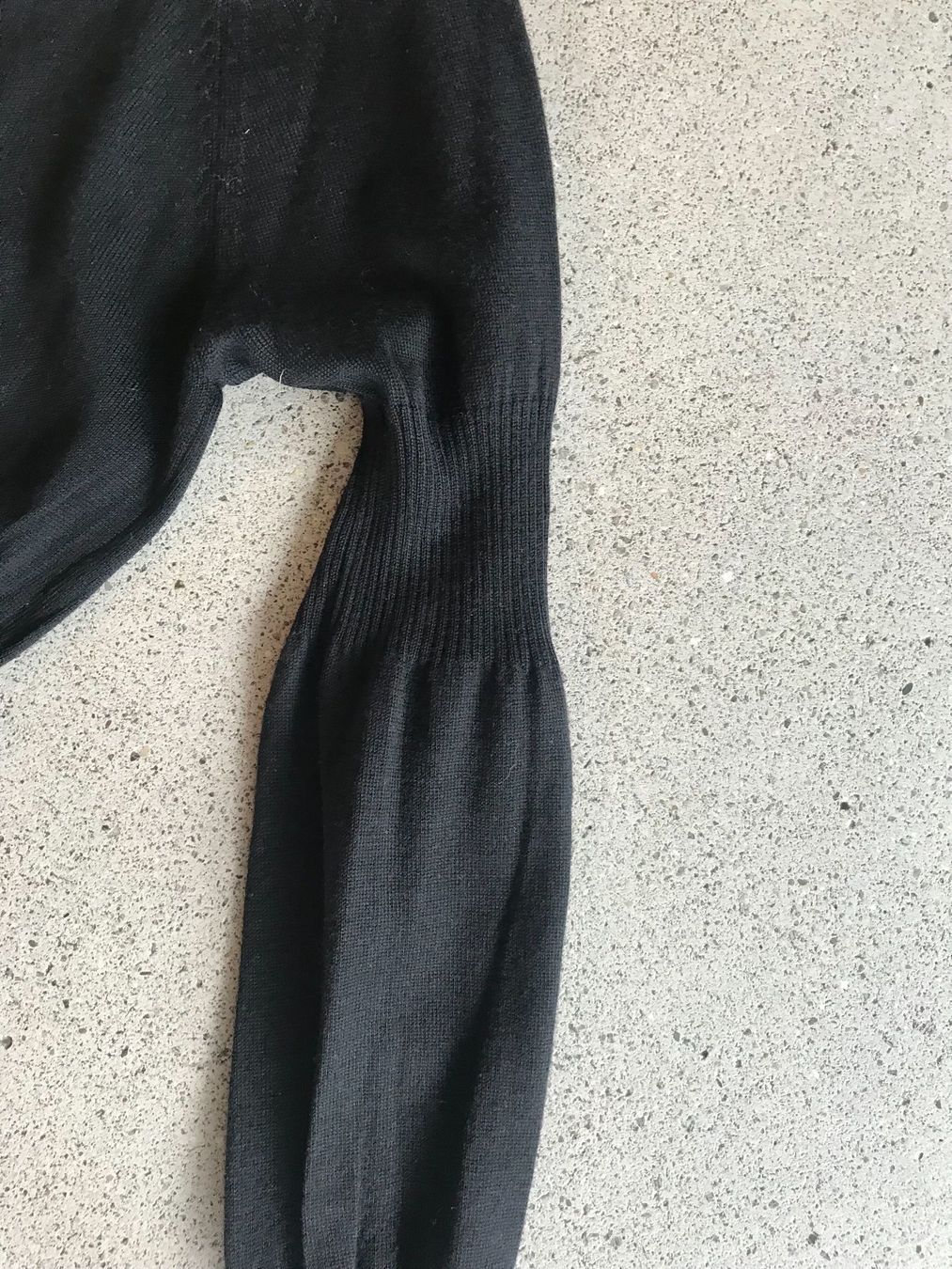 Maglioni & Felpe: Pullover, Schwarz, L – Usato da Richterswil venduto da Solemare47Nicole 2