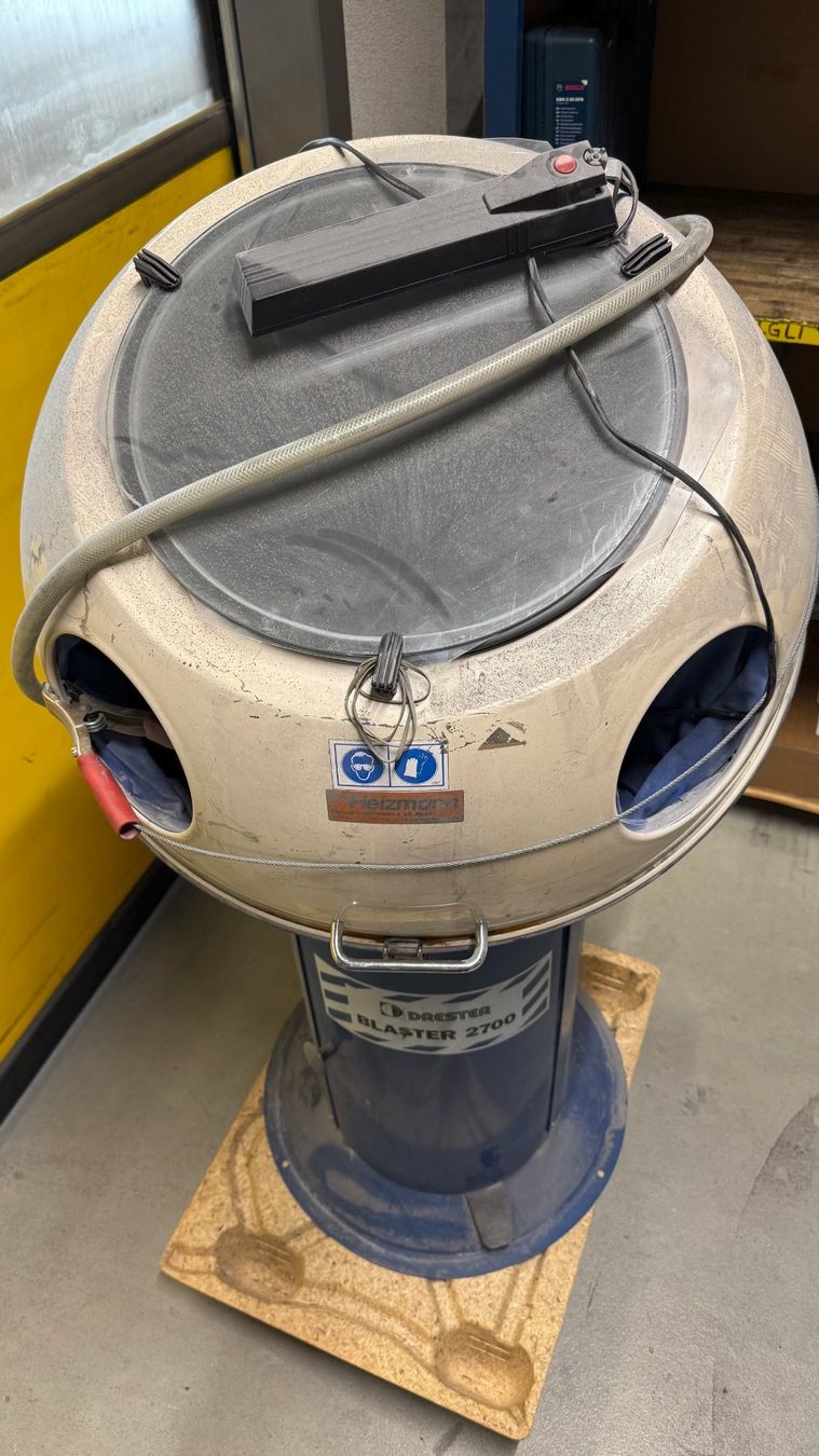 Tutte le macchine: Glasperlstrahl Maschine DRESTER Blaster 2700 – Usato da Thun venduto da BEundTE 2