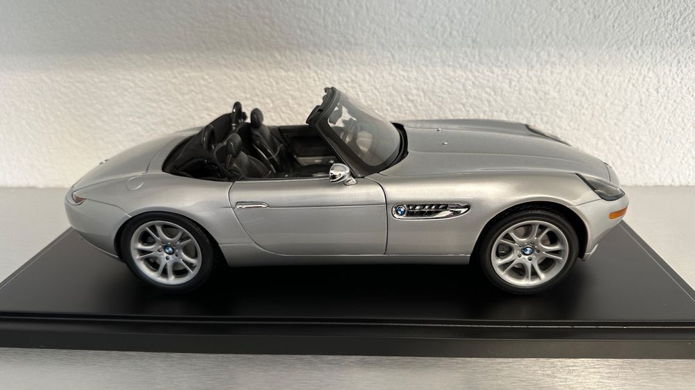 James Bond BMW Z8 Diecast Model 1:12 007 | kensysgas.com