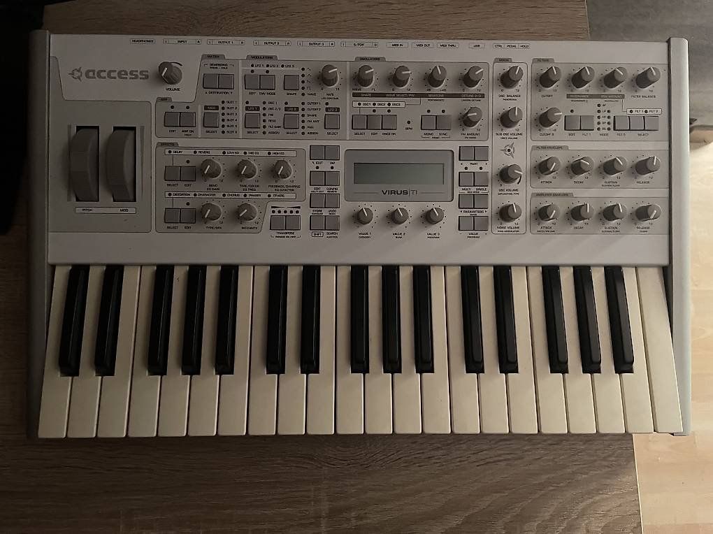 Strumenti musicali: Access Virus TI2 Polar Synth – Usato da Lostallo venduto da Guddah78