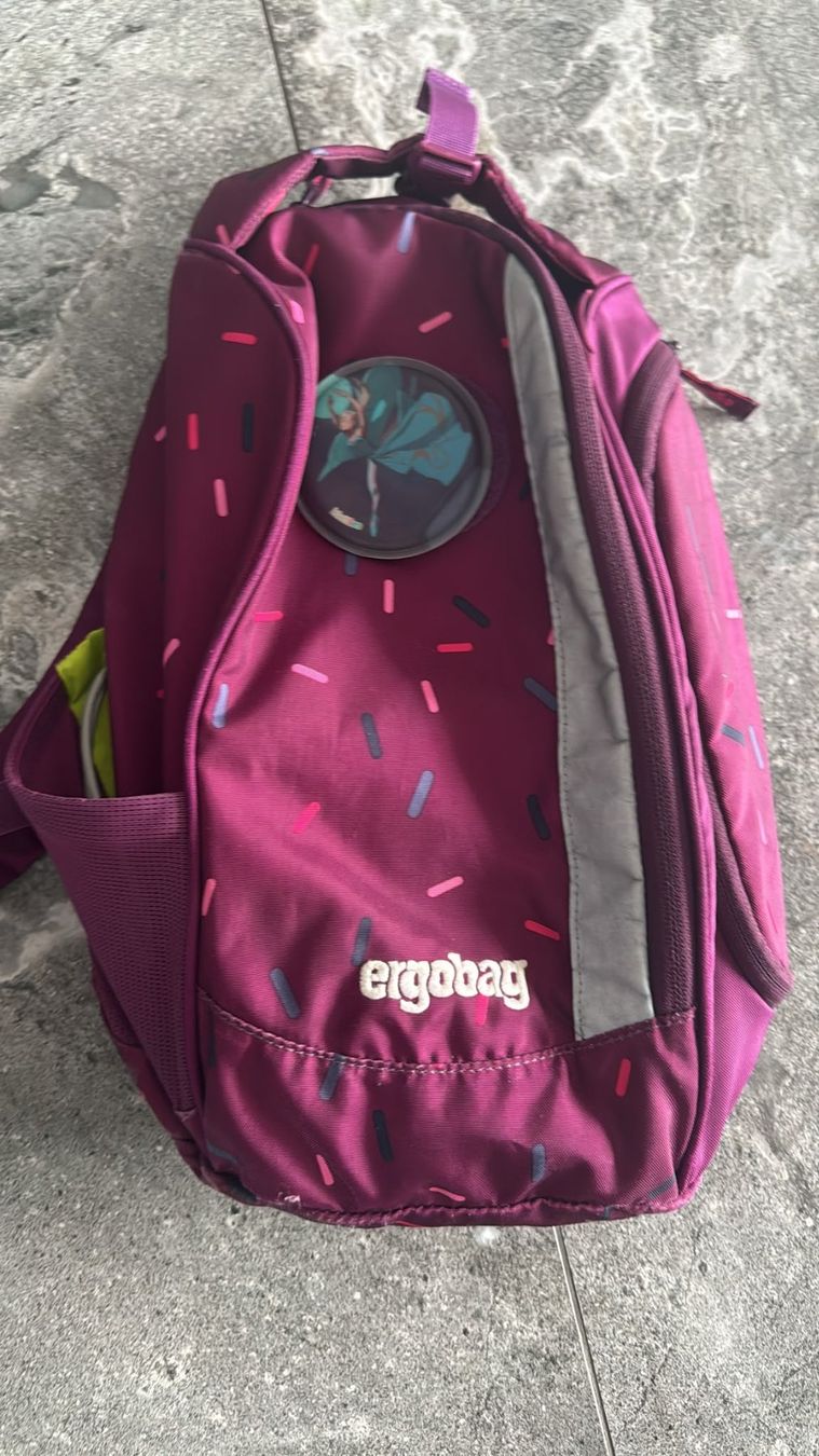 Sacs & sacs à dos: ergobag Schulranzen Set Beere – Neuf (Voir description) à Basel par M2831 6