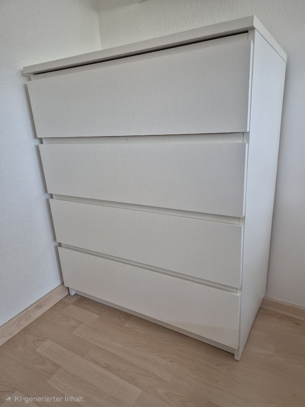 Cassettiere: Ikea Kommode mit 4 Schubladen, weiss – Usato da Ettingen venduto da hebla 1