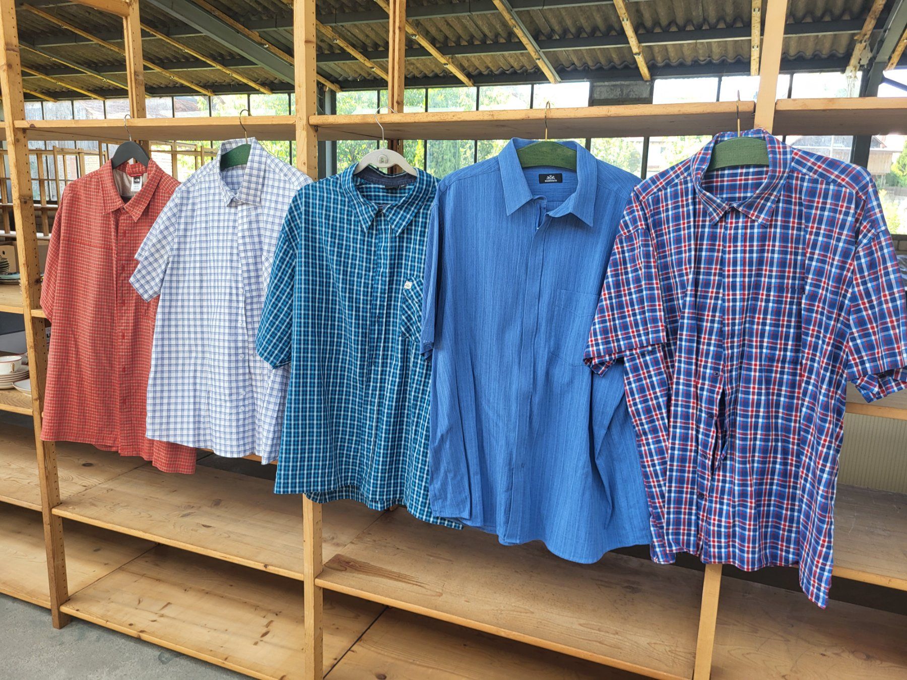 Hemden: 5 kurzarm Männer Hemden Gr. 3XL – Gebraucht aus Diessenhofen von Osio