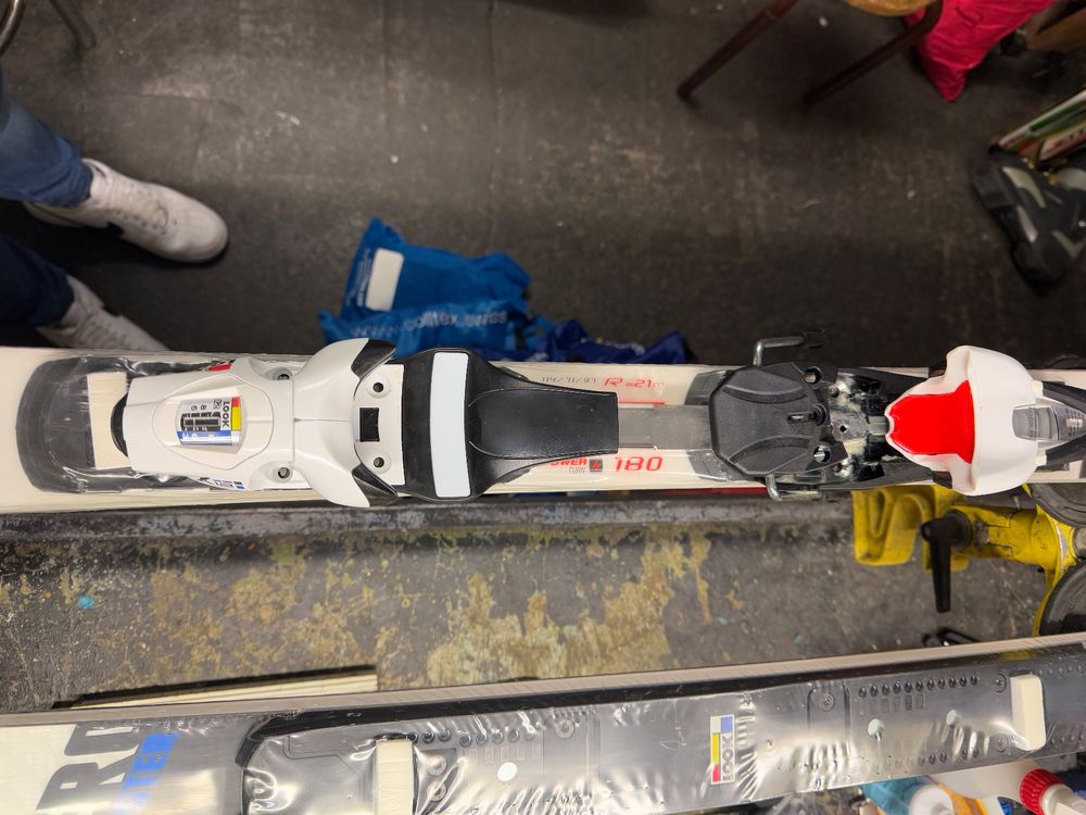 ロシニョール HERO MASTER M-21 180cm チューンナップ済 Rossignol Hero Master M21 | Sportguide - te guide à travers le