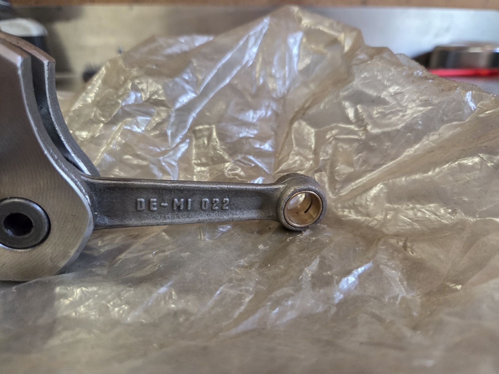 Vespa Tutti pezzi di ricambio per scooter: NOS Vespa Kurbelwelle – Nuovo e nell'imballaggio originale da Eichberg venduto da Schmid-Motos 1