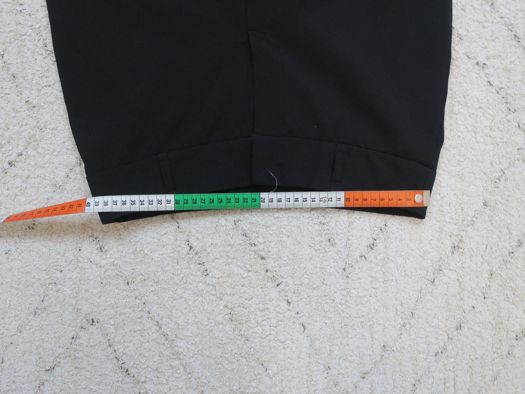 Pantaloni: Schwarze Hose – Usato da Zürich venduto da null8 3