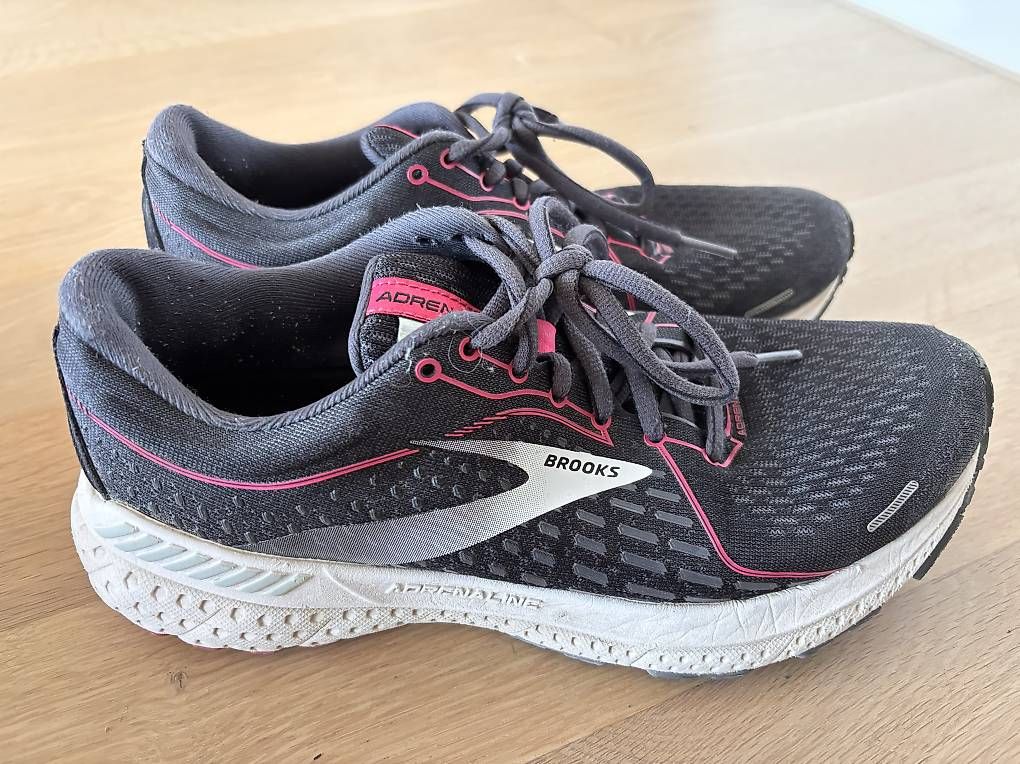 Damenschuhe: Brooks Laufschuhe  – Gebraucht aus Dübendorf von sop_yl9x 1