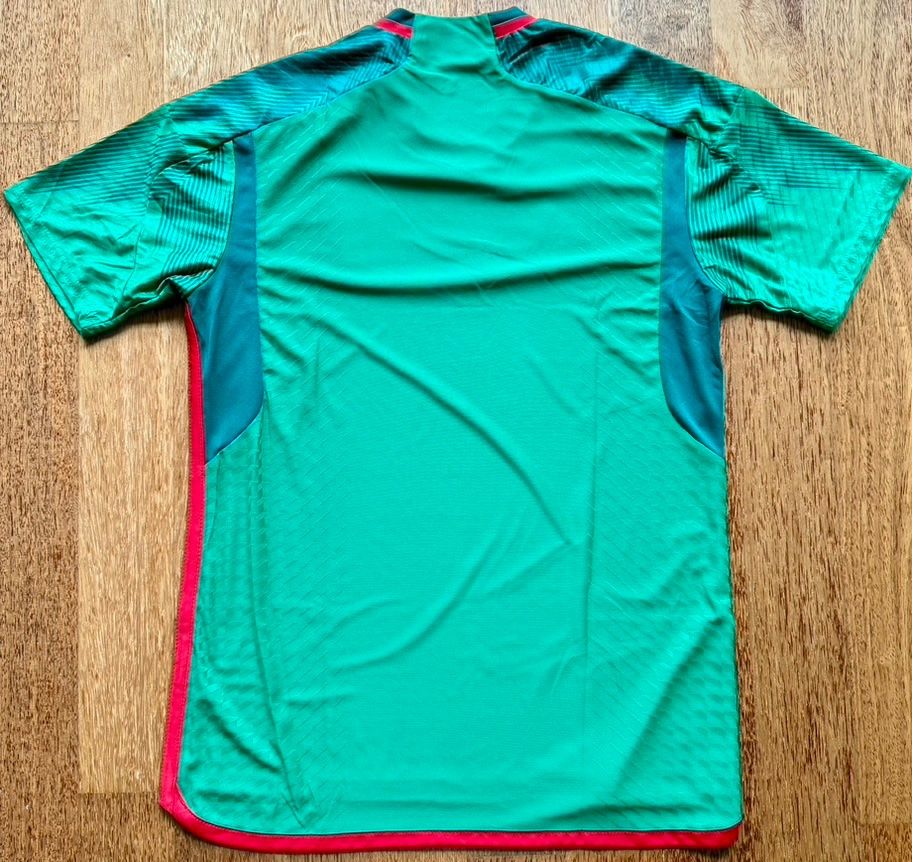 Adidas Canottiere & Pantaloni: Mexiko home Shirt - Saison 2022/23 - Authentic Version – Nuovo (secondo la descrizione) da Hermetschwil-Staffeln venduto da Beat131 1