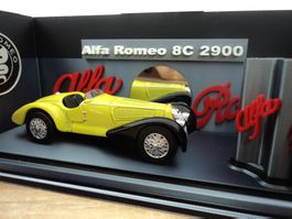 Alfa Romeo 8C 2900 1/43 in handgefertigter Vitrine